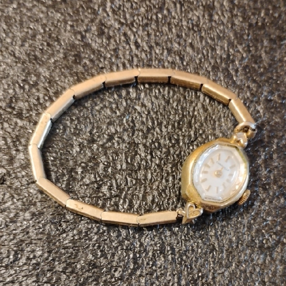 Gold Minimalist Watch with Delicate Band